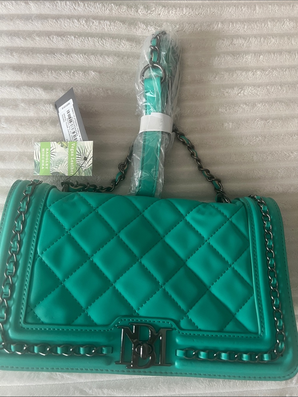 Brand New Badgley Mischka Quilted Emerald Green Shoulder Bag with Chain Strap